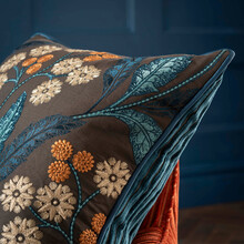 RUSHWORTH – Țesătură din in brodată cu flori stilizate pentru draperii