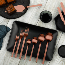 STILE BRONZO – Tacâmuri din inox premium cu finisaj bronz by Pininfarina