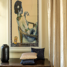 JUBILEE – Țesătură de mătase cu paiete aplicate manual, de la Christian Fischbacher