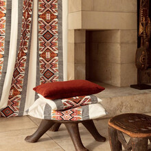 MALAIKA – Țesătură cu imprimeu și broderii inspirate de arta Ndebele