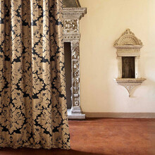 OPERA – Țesătură jacquard ornamental cu model clasic auriu