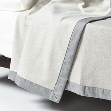 GEISHA Pătură din Cașmir 100% cu Bordură Contrastantă – Lux și Rafinament