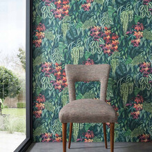 GREEN WALL – Tapet Osborne & Little cu plante și frunziș decorativ