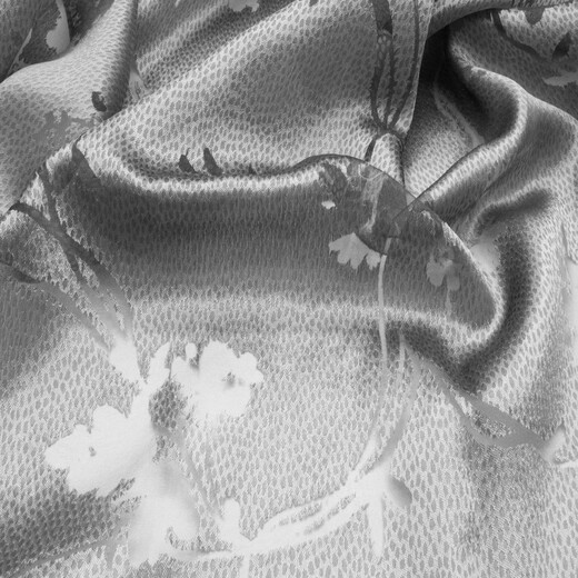 RAMAGE – Țesătură Jacquard Cu Flori Și Frunze Stilizate, Efect Metalic Elegant