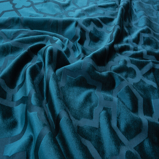 VELVET ELEGANT – catifea rafinată cu model în relief ton sur ton