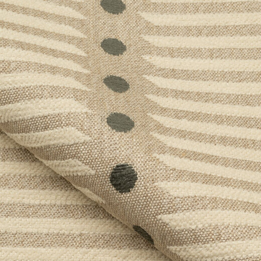 OIA – tapițerie cu aspect artizanal și motive geometrice