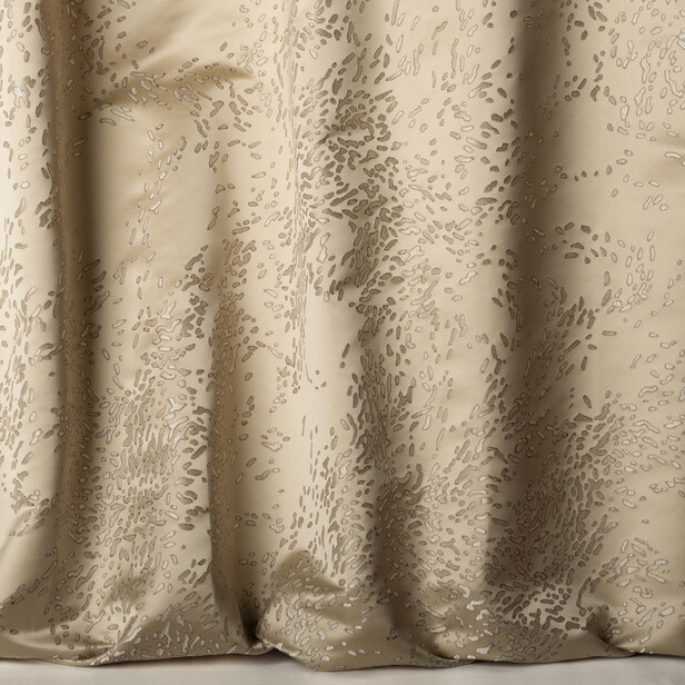 NUÉES – Țesătură satinata cu motive aerate inspirate de nori