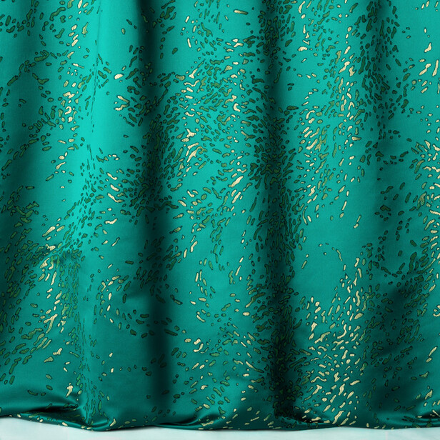 NUÉES – Țesătură satinata cu motive aerate inspirate de nori