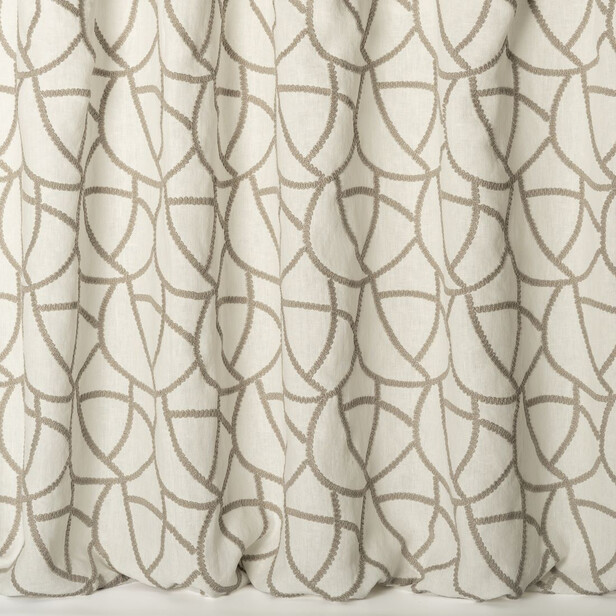 FRÉJUS – Draperie din in și vâscoză brodată cu motive geometrice