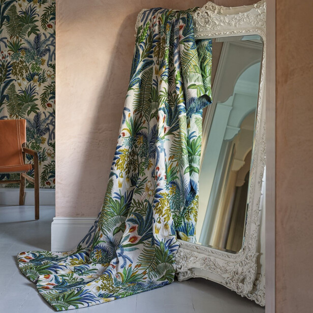 CALLA LILY – Draperie brodată cu motiv floral de mari