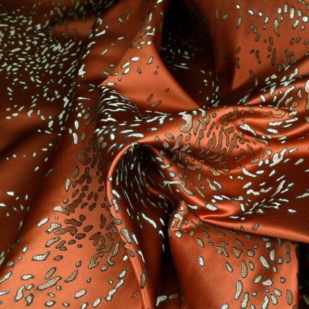 NUÉES – Țesătură satinata cu motive aerate inspirate de nori