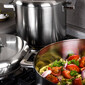 STILE – Cratiță din inox 24 cm cu capac by Pininfarina
