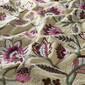 LAND OF ART – Țesătură pentru draperie brodată cu motive florale